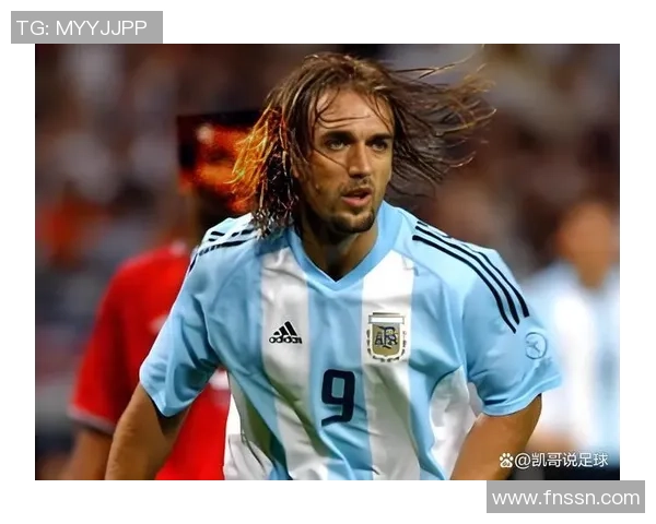 足球传奇的光辉岁月揭秘120年明星球员的成长与成就 足球传奇的光辉岁月揭秘120年明星球员的成长与成就