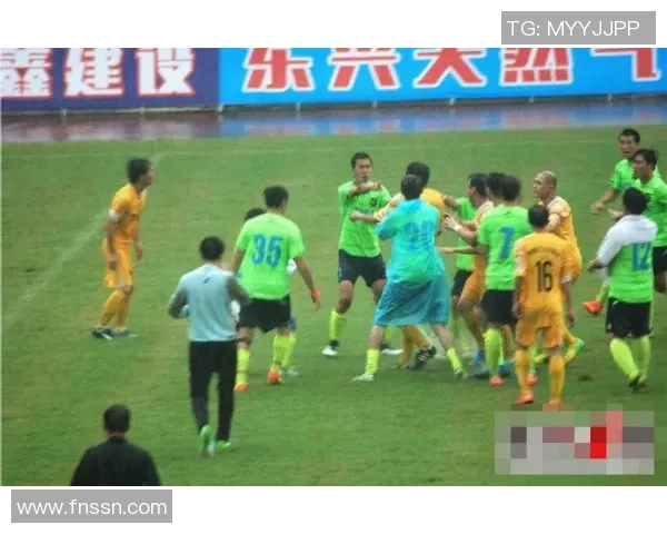 足球明星老虎机带你体验绿茵场上的刺激与乐趣，尽享豪华大奖与精彩瞬间